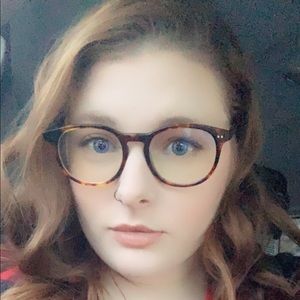 Meet your Posher, Debrina